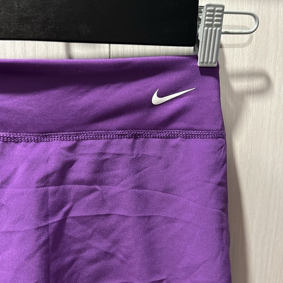 NWT Nike Training Mid rise Purple Tennis Skort tight fit size medium Junior - Picture 2 of 8